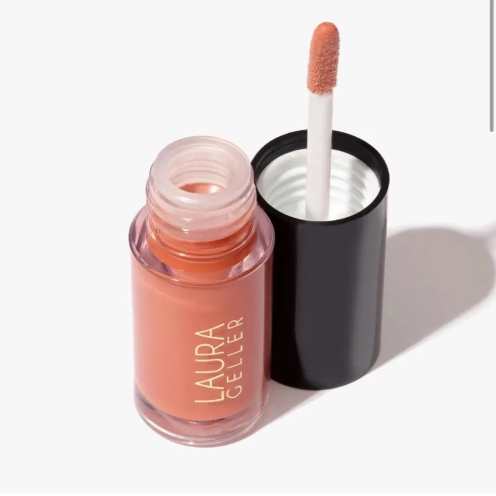 New! Laura Geller Treat-n-Go Tinted Lip Oil in Crunch Time